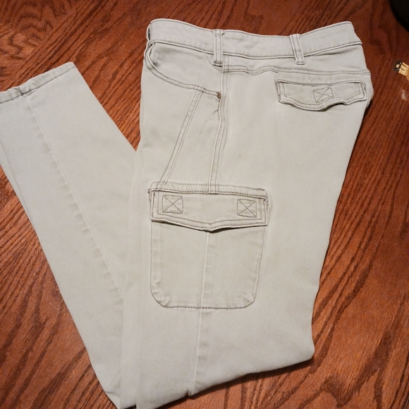 Cabi Cargo Pants - Picture 11 of 11